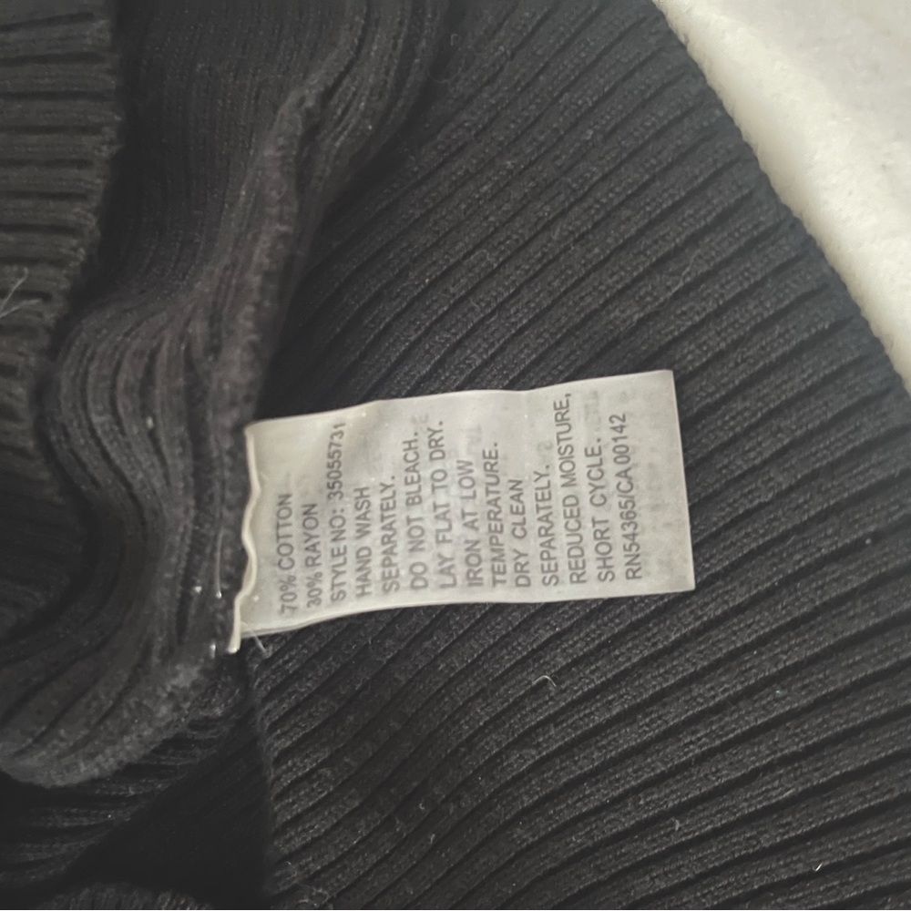 Peter Nygard Ribbed Sweater - Picture 5 of 5
